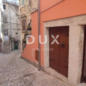  ISTRA, ROVINJ Kuća na tri etaže u centru grada 100 metara od mora!