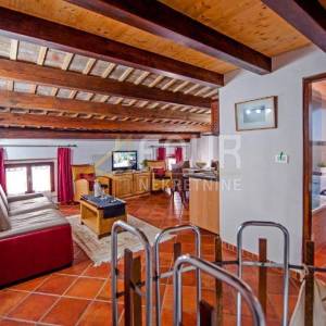 Istra, Rovinj, kuća s 3 stana, 100m od mora