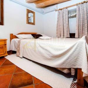 Istra, Rovinj, kuća s 3 stana, 100m od mora