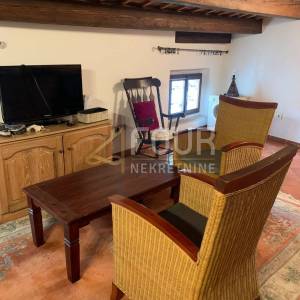 Istra, Rovinj, kuća s 3 stana, 100m od mora