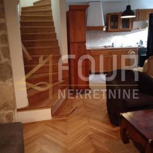 Istra, Rovinj, kuća u samom centru, 2 terase, pogled na more