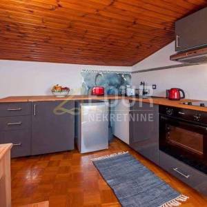 Istra, Rovinj, kuća u samom centru, 2 terase, pogled na more