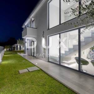ISTRA, ROVINJ - Moderna obiteljska vila nadomak grada u mirnom dijelu Rovinja