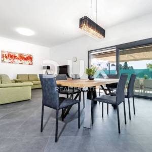 ISTRA, ROVINJ - Moderna prizemnica s bazenom 800 metara od mora