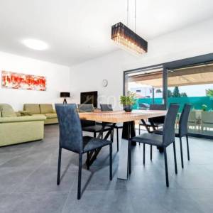 Istra, Rovinj, novogradnja, prizemnica s bazenom
