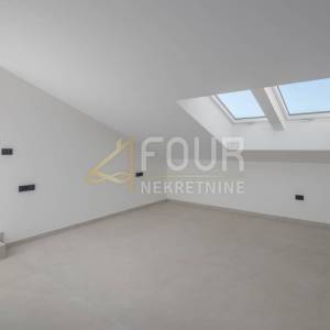 Istra, Rovinj, novogradnja, 202.73m2, dvoetažni 4s+db, pogled na more