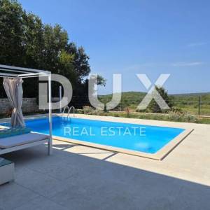 ISTRA, ROVINJ - Novoizgrađena vila s bazenom i dodatnim apartmanom, rub naselja