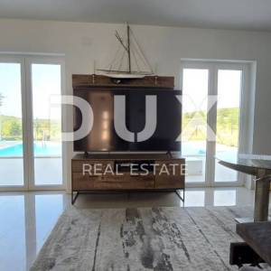 ISTRA, ROVINJ - Novoizgrađena vila s bazenom i dodatnim apartmanom, rub naselja