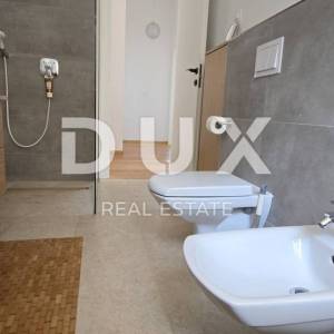 ISTRA, ROVINJ - Novoizgrađena vila s bazenom i dodatnim apartmanom, rub naselja