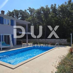 ISTRA, ROVINJ - Novoizgrađena vila s bazenom i dodatnim apartmanom, rub naselja