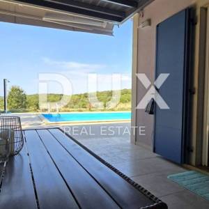 ISTRA, ROVINJ - Novoizgrađena vila s bazenom i dodatnim apartmanom, rub naselja