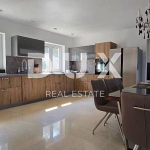 ISTRA, ROVINJ - Novoizgrađena vila s bazenom i dodatnim apartmanom, rub naselja