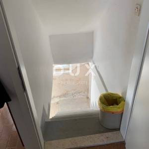 ISTRA , ROVINJ Obiteljska kuća sa pogledom na more