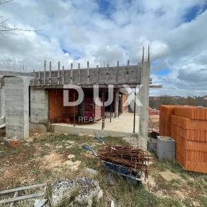 ISTRA, ROVINJ, okolica- Kuća u izgradnji!