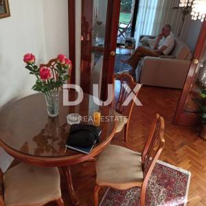 ISTRA-ROVINJ-Predivna dvojna kuća s 2 odvojena stana i okućnicom