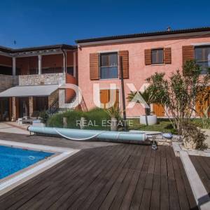 ISTRA, ROVINJ - Prostrana vila s velikim građevinskim zemljištem