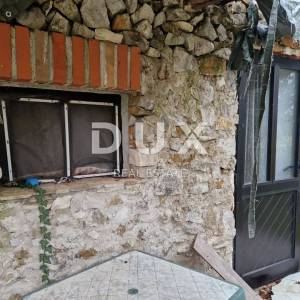 ISTRA, ROVINJ - Prostrano zemljište s dva objekta