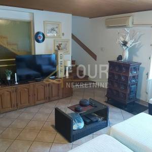 Istra, Rovinj, samostojeća kuća 440m2, okućnica 420m2