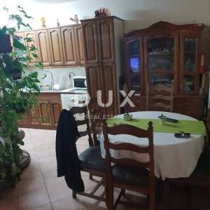 ISTRA- ROVINJ , trosoban stan s vrtom u blizini centra
