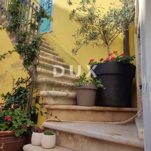 ISTRA, ROVINJ - Unikatna kuća drugi red do mora!