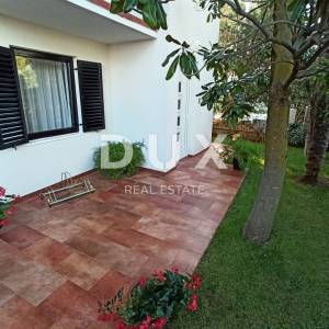 ISTRA-ROVINJ-Veliki 2SS+DB stan s pogledom na more u visokoj roh-bau izvedbi
