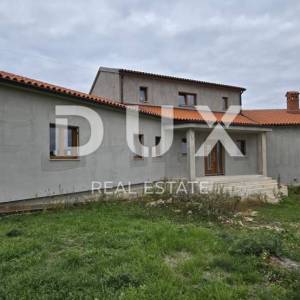 ISTRA, ROVINJ - Vila u izgradnji s prostranom okućnicom
