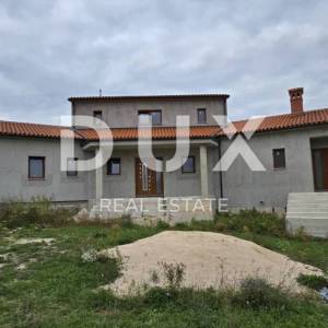 ISTRA, ROVINJ - Vila u izgradnji s prostranom okućnicom