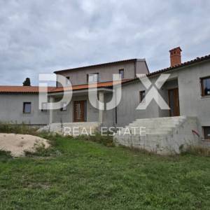 ISTRA, ROVINJ - Vila u izgradnji s prostranom okućnicom