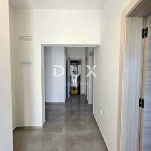 ISTRA, ŠIŠAN - Apartmanska kuća s dvije stambene jedinice i pomočnim objektom