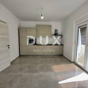 ISTRA, ŠIŠAN - Apartmanska kuća s dvije stambene jedinice i pomočnim objektom