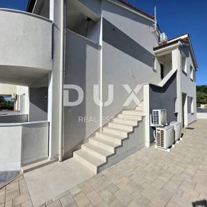 ISTRA, ŠIŠAN - Apartmanska kuća s dvije stambene jedinice i pomočnim objektom