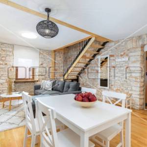 Istra, Šišan – Dvojna kuća s tri apartmana, idealna za investiciju