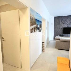 ISTRA, ŠIŠAN - Moderna dvojna vila smještena na mirnoj lokaciji