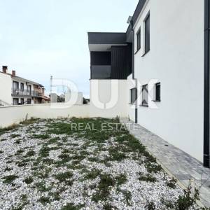 ISTRA, ŠIŠAN - Moderna dvojna vila smještena na mirnoj lokaciji