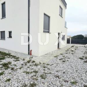 ISTRA, ŠIŠAN - Moderna dvojna vila smještena na mirnoj lokaciji