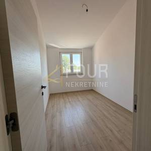 Istra, Šišan, novogradnja, 214m2, kuća s 2 stana + pomoćni objekt