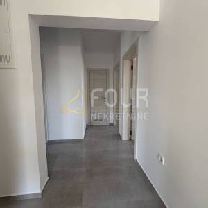 Istra, Šišan, novogradnja, 214m2, kuća s 2 stana + pomoćni objekt