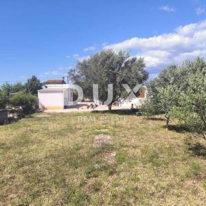 ISTRA, ŠIŠAN - Prizemnica na savršenoj lokaciji 100 m2 - BLIZINA MORA!!