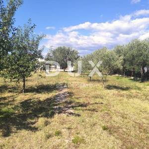 ISTRA, ŠIŠAN - Prizemnica na savršenoj lokaciji 100 m2 - BLIZINA MORA!!