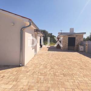 ISTRA, ŠIŠAN - Prizemnica na savršenoj lokaciji 100 m2 - BLIZINA MORA!!