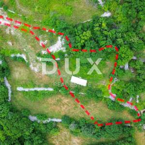ISTRA, SKITAČA - Jedinstveno građevinsko zemljište s građevinskom dozvolom i pogledom na more 