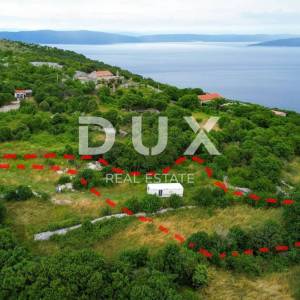 ISTRA, SKITAČA - Jedinstveno građevinsko zemljište s građevinskom dozvolom i pogledom na more 