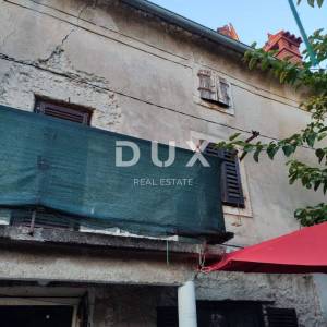ISTRA, ŠTINJAN - Kamena kuća za adaptaciju 1 km od mora!