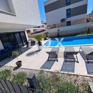 ISTRA, ŠTINJAN - Moderna dvojna vila na idealnoj lokaciji