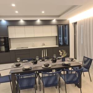 ISTRA, ŠTINJAN - Moderna dvojna vila na idealnoj lokaciji