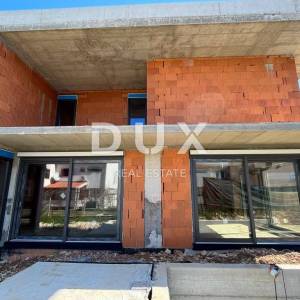 ISTRA, ŠTINJAN - Moderna novogradnja s dvije stambene jedinice i bazenom