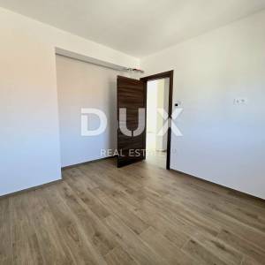 ISTRA, ŠTINJAN - Savršen spoj luksuza i komocije, 2SS+DB stan s privatnom garažom udaljen svega 500m od uređenih plaža i dugih ...