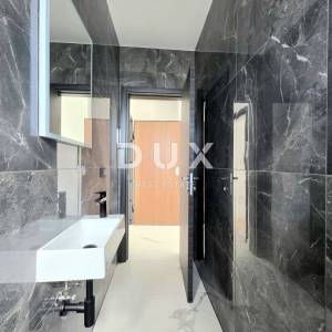 ISTRA, ŠTINJAN - Savršen spoj luksuza i komocije, 2SS+DB stan s privatnom garažom udaljen svega 500m od uređenih plaža i dugih ...