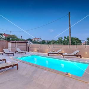 Istra, Štinjan, villa sa bazenom i konobom blizu mora