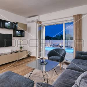 Istra, Štinjan, villa sa bazenom i konobom blizu mora